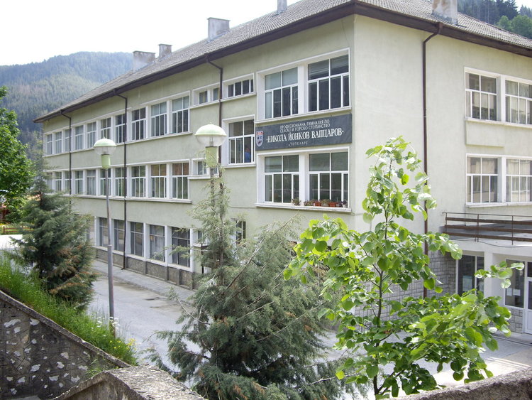 Ученици ще доят крави и майсторски ще управляват трактор в национално състезание "Млад фермер" в Чепеларе