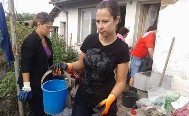 Кандидат за депутат Евгения Ангелова в Странско през 2014 година