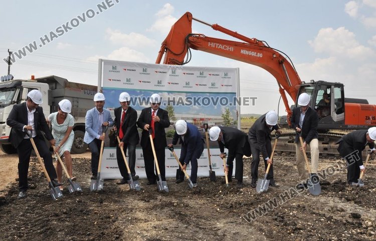 През юли миналата година бе направена първа копка на завода на "Язаки" край Димитровград