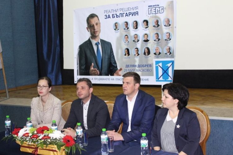 Делян Добрев:Край на бюрокрацията.      Администрацията сама да си вади документите