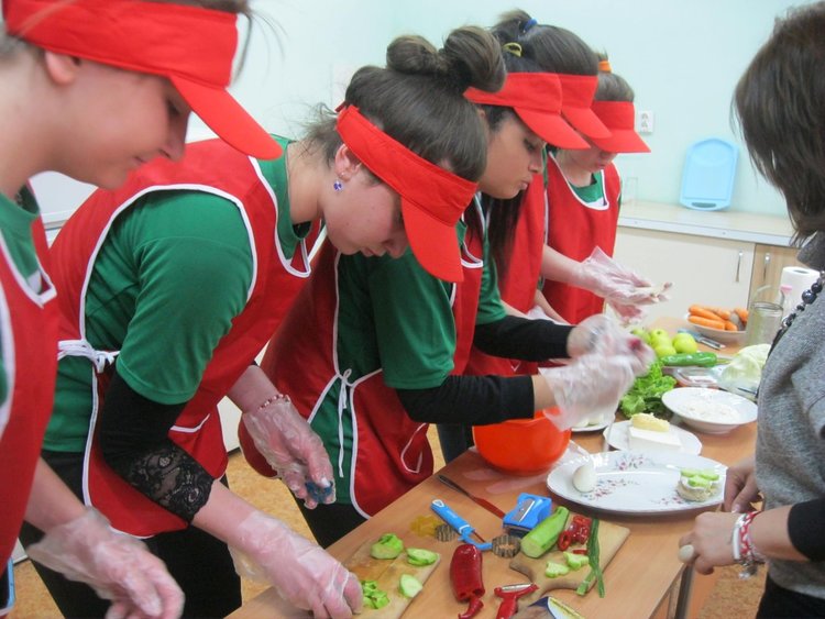 Две димитровградски училища организираха състезание за здравословно хранене