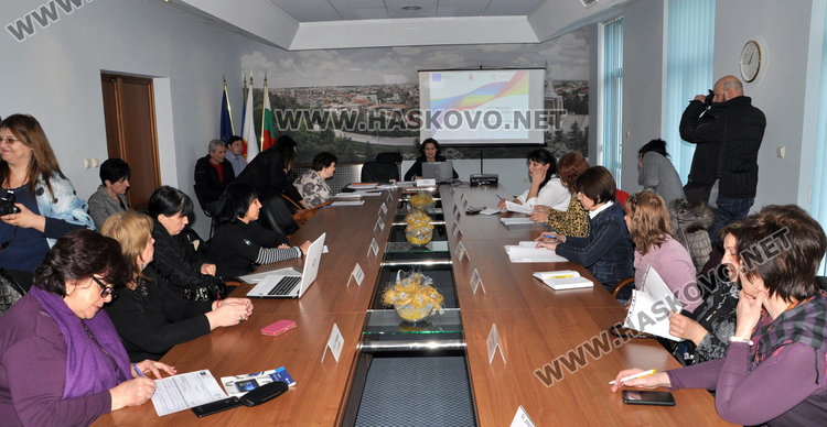 Адаптират 456 от етнически групи в училища в община Хасково