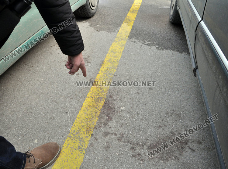 На мястото на нападението и днес личаха следи от кръв