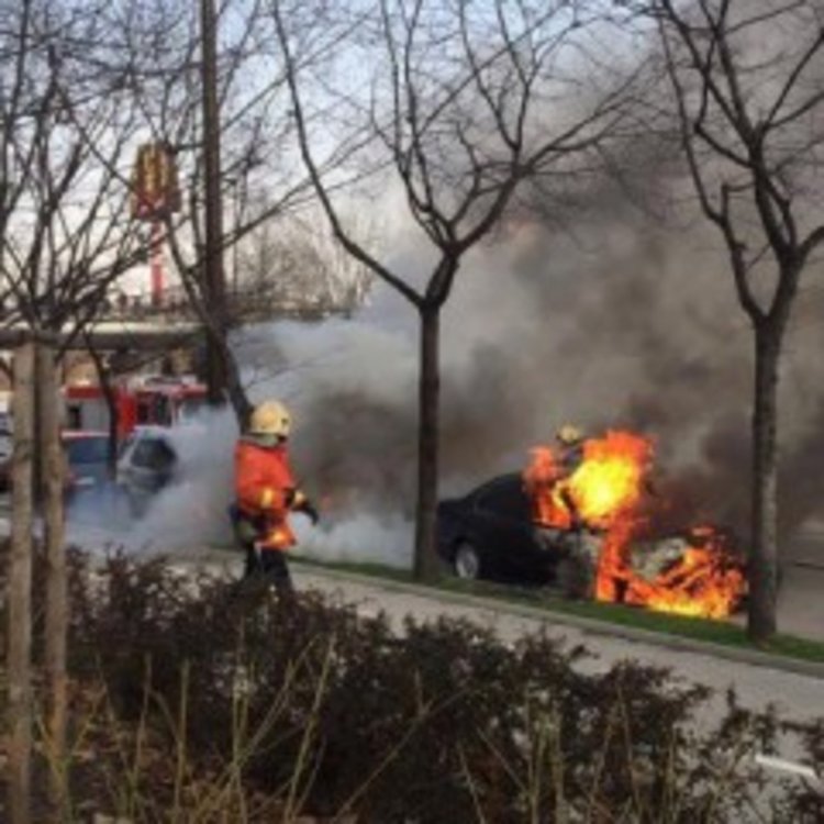 Четири коли изгоряха до НДК