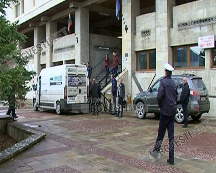 118 000 бюлетини за изборите пристигнаха в Смолян