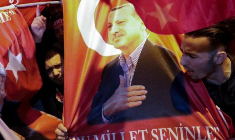 Турски министър: Шокираме Европа с 15 000 бежанци на месец