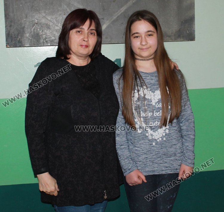 Стела със своя класен ръководител Галина Тодорова