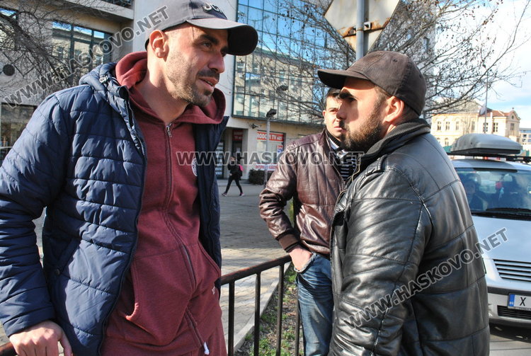 Шаран се заби в Поршето на Станислав Иванов до поликлиниката