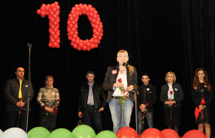 Меричлери се оплака на Елена Йончева от токсичната вода, Димитровград иска строителен институт