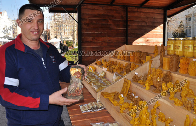 1300 на “Хайдушка софра” в Хасково, занаятчии показват майсторлъка си