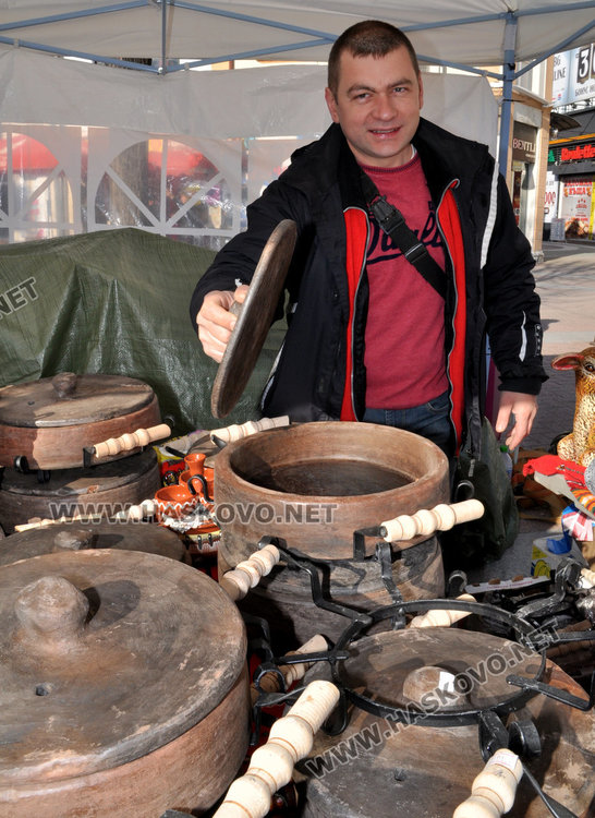 1300 на “Хайдушка софра” в Хасково, занаятчии показват майсторлъка си