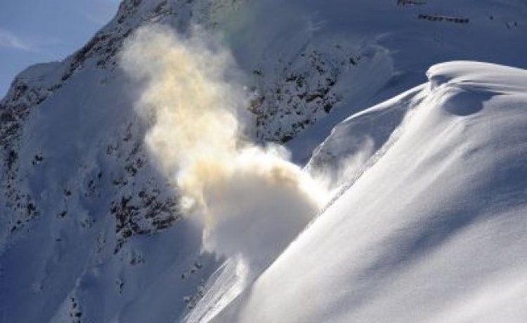 Скиори в Италия и Австрия станаха жертви на лавини