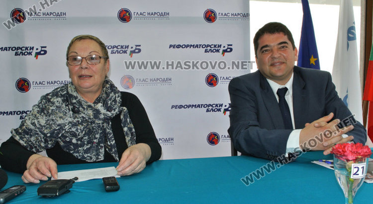 Организаторът на концерта Калина Монева и водачът на Реформаторите в Хасково Стефан Димитров