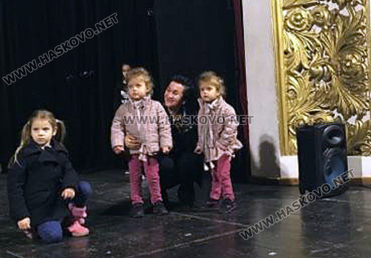 30 претенденти за короната на мини мис и мини мистър в Хасково