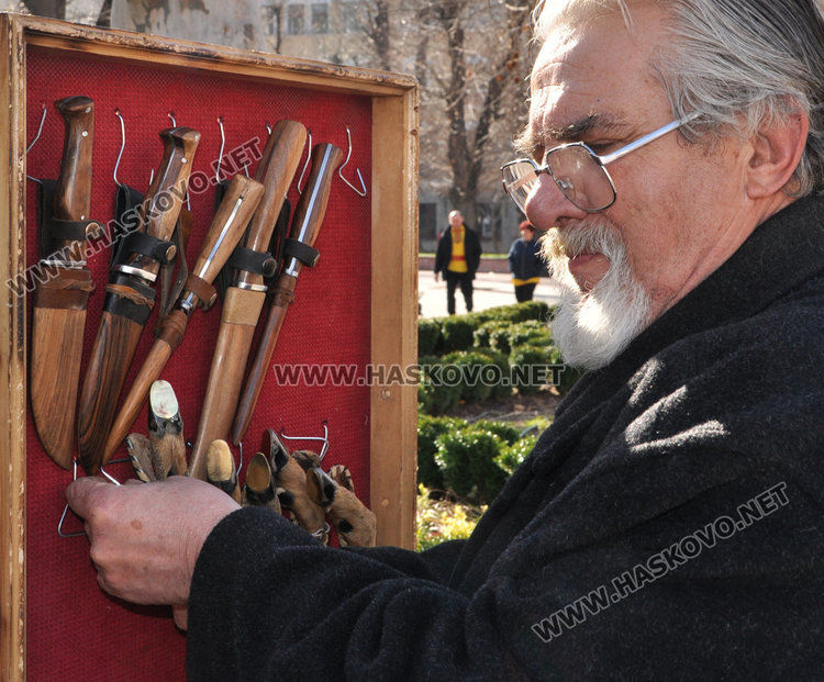 1300 на “Хайдушка софра” в Хасково, занаятчии показват майсторлъка си