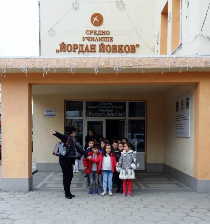 „Аз пресичам безопасно“– практическо занятие в „Йордан Йовков“