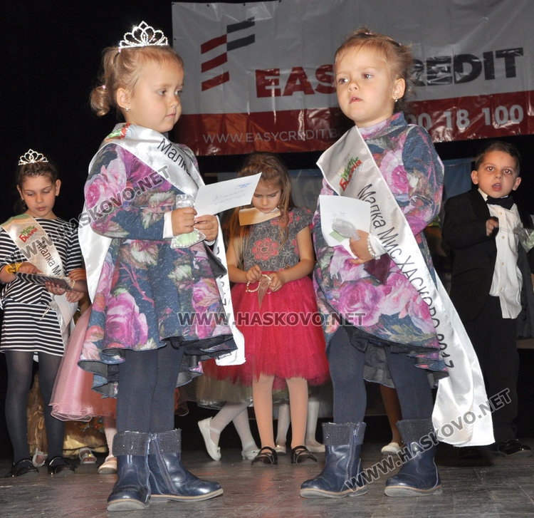 Анна и Яна Борисови, на 3 г.