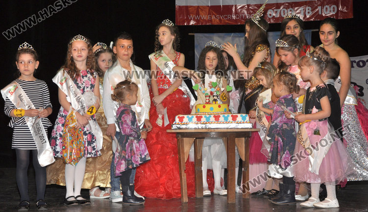 15 чаровни деца от Хасково на национален конкурс за мини мис и мини мистър