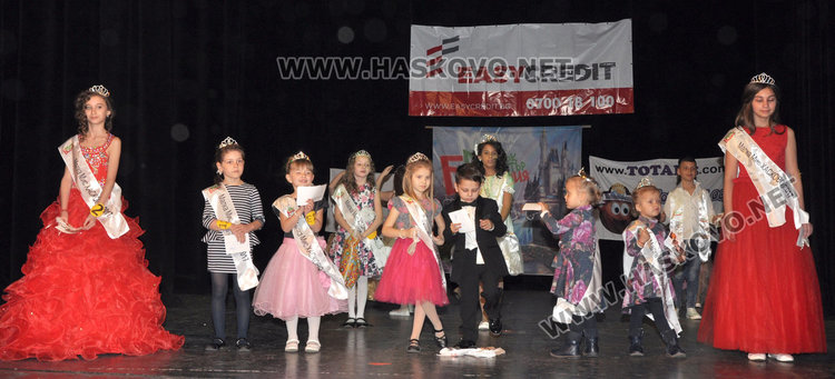 15 чаровни деца от Хасково на национален конкурс за мини мис и мини мистър