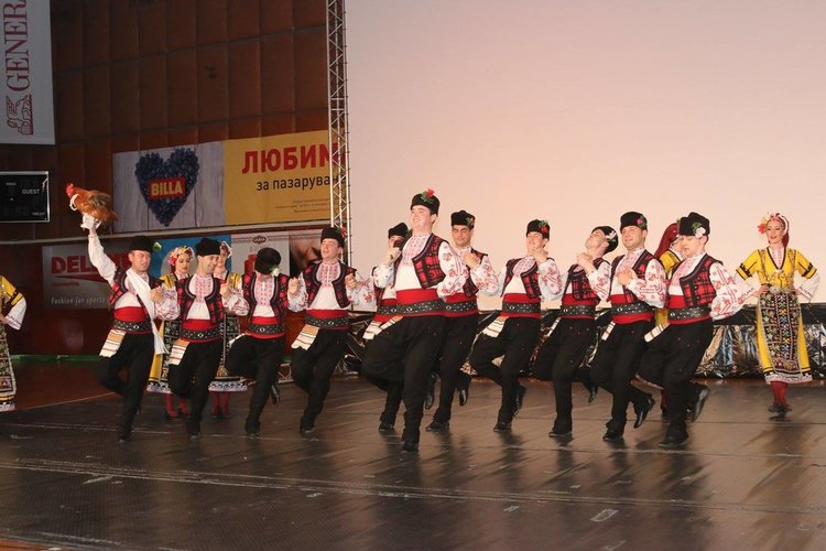 Делян Добрев: „Българе” ни карат да се чувстваме горди българи