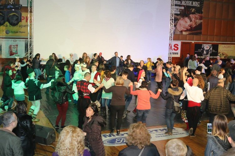 Делян Добрев: „Българе” ни карат да се чувстваме горди българи