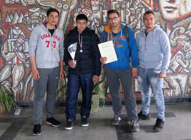 Отборът автомонтьори от ПГССТ се класира в тройката, приети са в ТУ