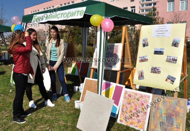 Баш майстори показват умения на патронния празник на Строителната гимназия