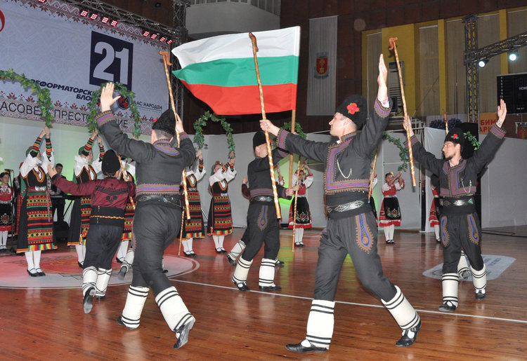 Реформаторският блок напълни зала „Дружба“ на фолклорен концерт