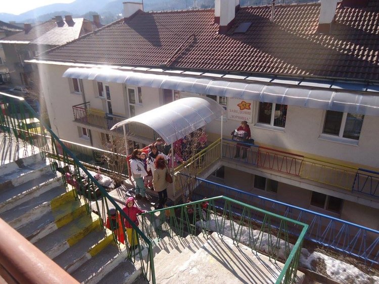 Общината монтира соларни инсталации на три детски градини, ще пести електричество