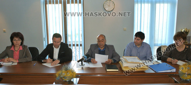 6 фирми искат да ремонтират стадионa в Хасково