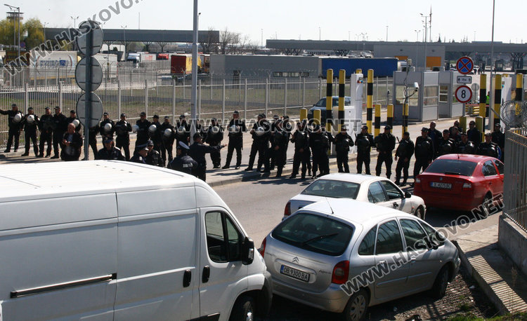 Блокираха границата с Турция заради изборния туризъм