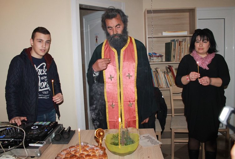  За успешния старт на начинанието бе отслужен водоствет