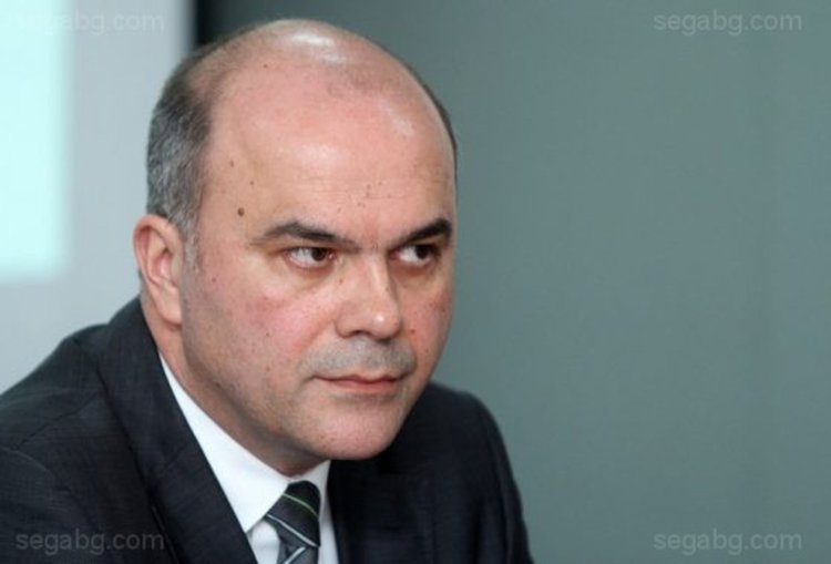 Увеличават се хората, достигнали възраст за пенсия, но с малък стаж