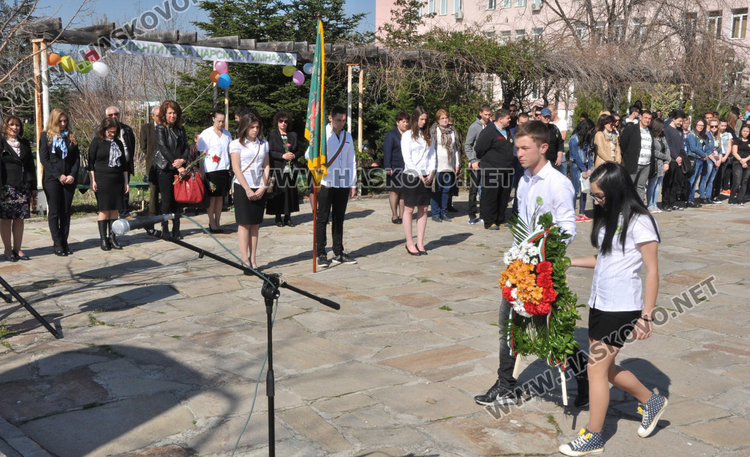 Баш майстори показват умения на патронния празник на Строителната гимназия