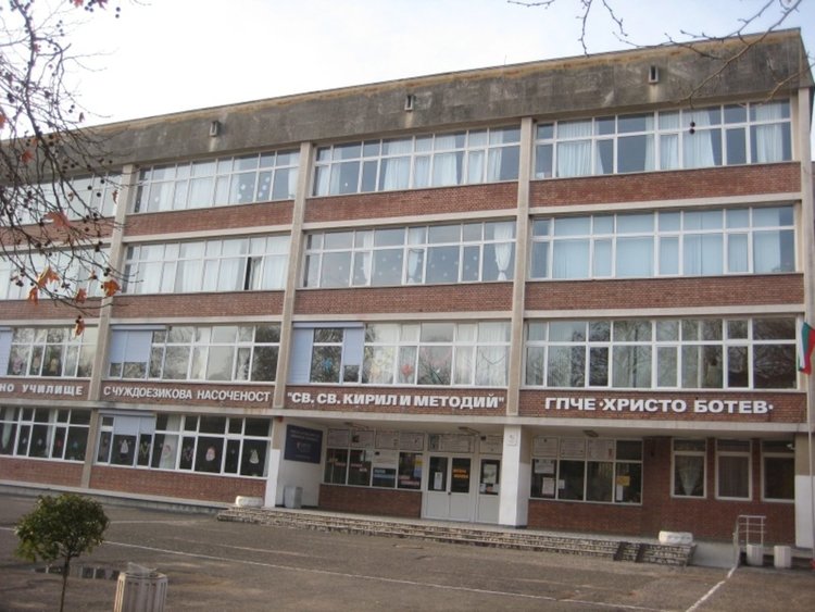 Франкофония 2017 завладява ПГПЧЕ „Христо Ботев” в Кърджали