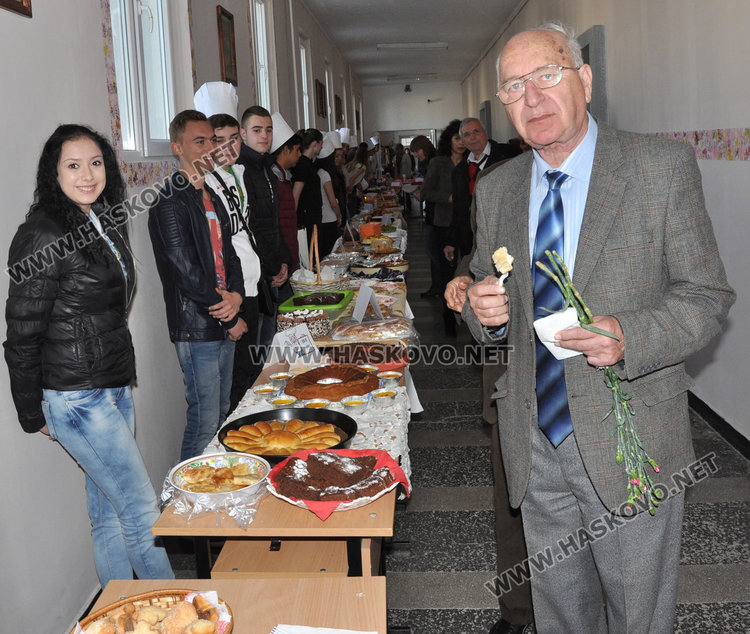 Баш майстори показват умения на патронния празник на Строителната гимназия