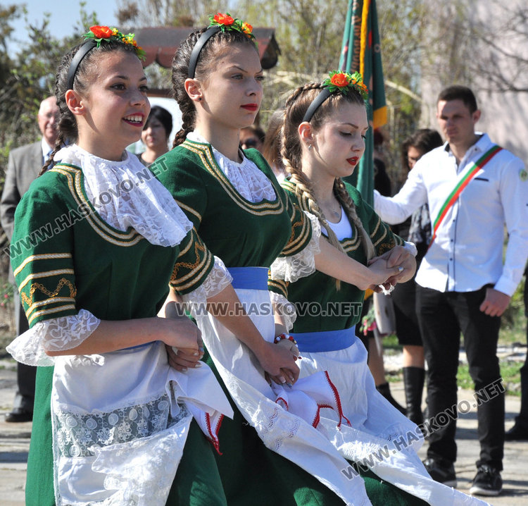 Баш майстори показват умения на патронния празник на Строителната гимназия