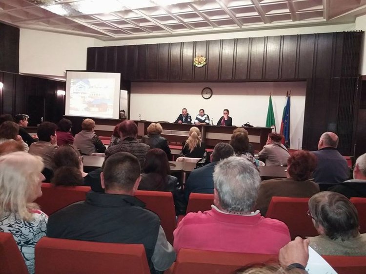 Обучаваха СИК-овете в присъствието на външни наблюдатели