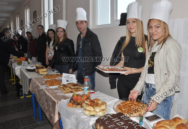 Баш майстори показват умения на патронния празник на Строителната гимназия