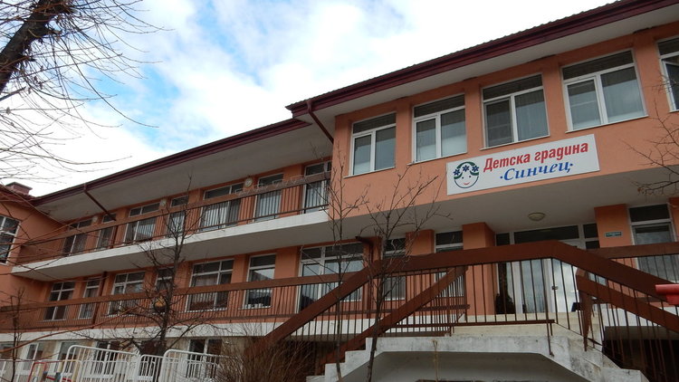 Общината монтира соларни инсталации на три детски градини, ще пести електричество