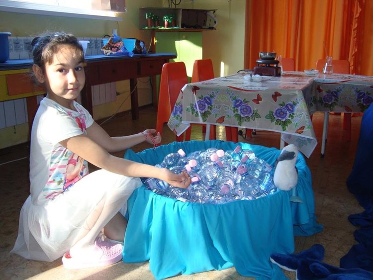 Малчугани изучаваха чрез опити свойствата на водата