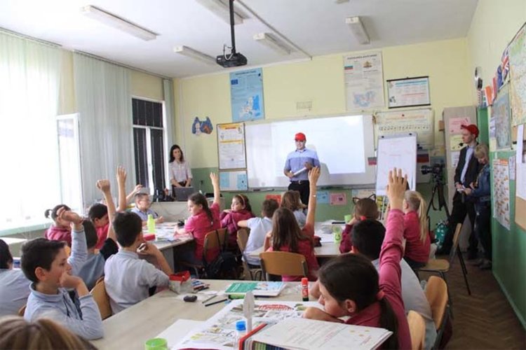  „Часът на Иви и Енчо“ - EVN България участва в открит урок на ученици