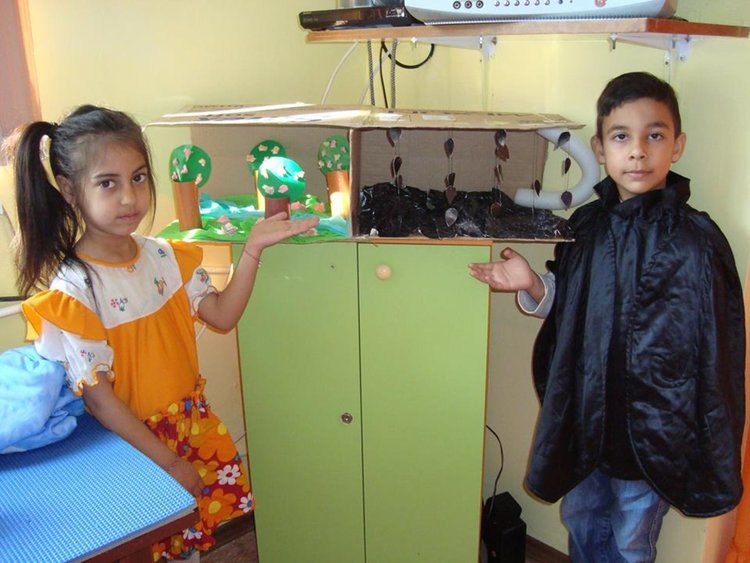 Малчугани изучаваха чрез опити свойствата на водата