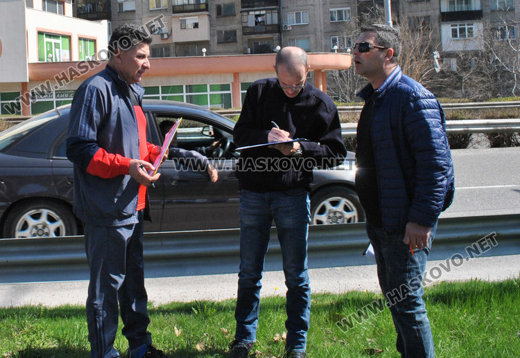 отляво на дястно: директорът на старта в Хасково  Валентин Бонев, георги Янакиев-предс. на Комисията по безопасност в БФАС и Иван Бакърджиев-дир. на кръга в Хасково