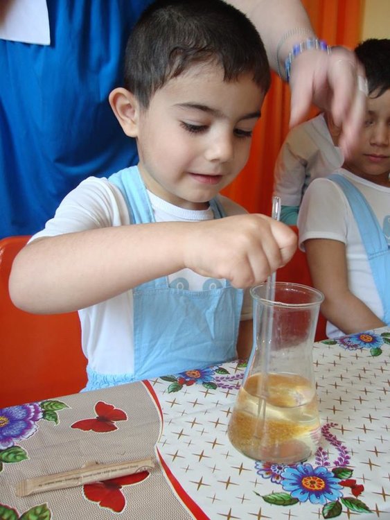 Световният ден на водата - 22 март отбелязаха по нетрадиционен начин малчуганите и преподавателите в Детска градина "Звездица"