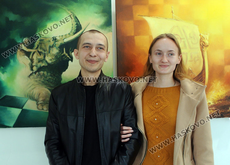Художникът и съпругата му са за първи път в Хасково