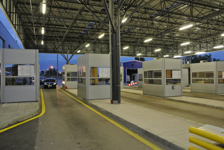 Само 6 кандидат-митничари изкретаха документално в конкурса за 7 щата