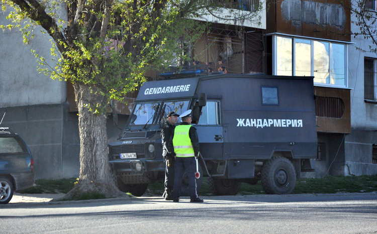 Жандармерия и полиция завардиха “Република” заради изборите