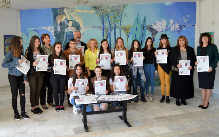 Млади журналисти представиха новия вестник „Приятели плюс”