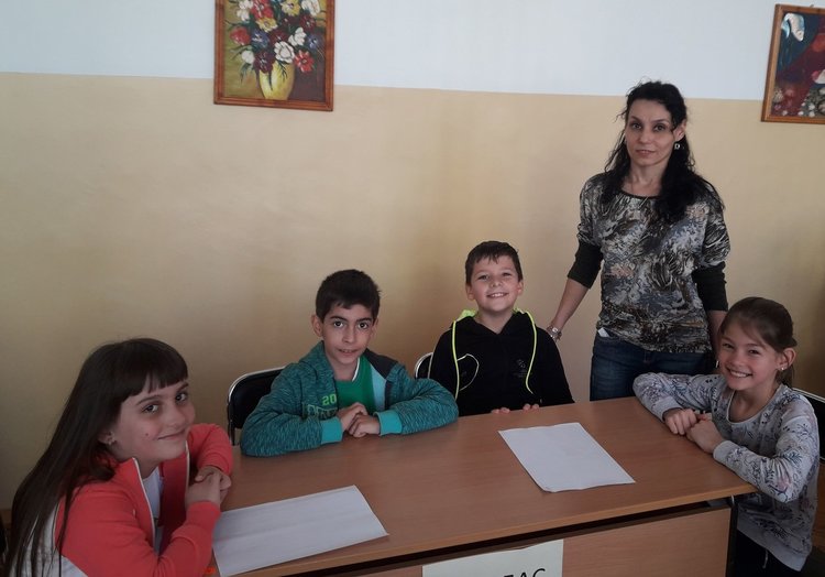  Отборът на 3 г клас с кл. р-л Галина Петкова